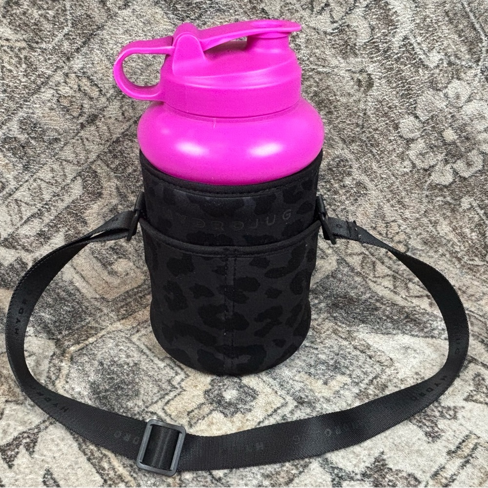 Black and Pink Leopard‎ Print HydroJug with Sleeve